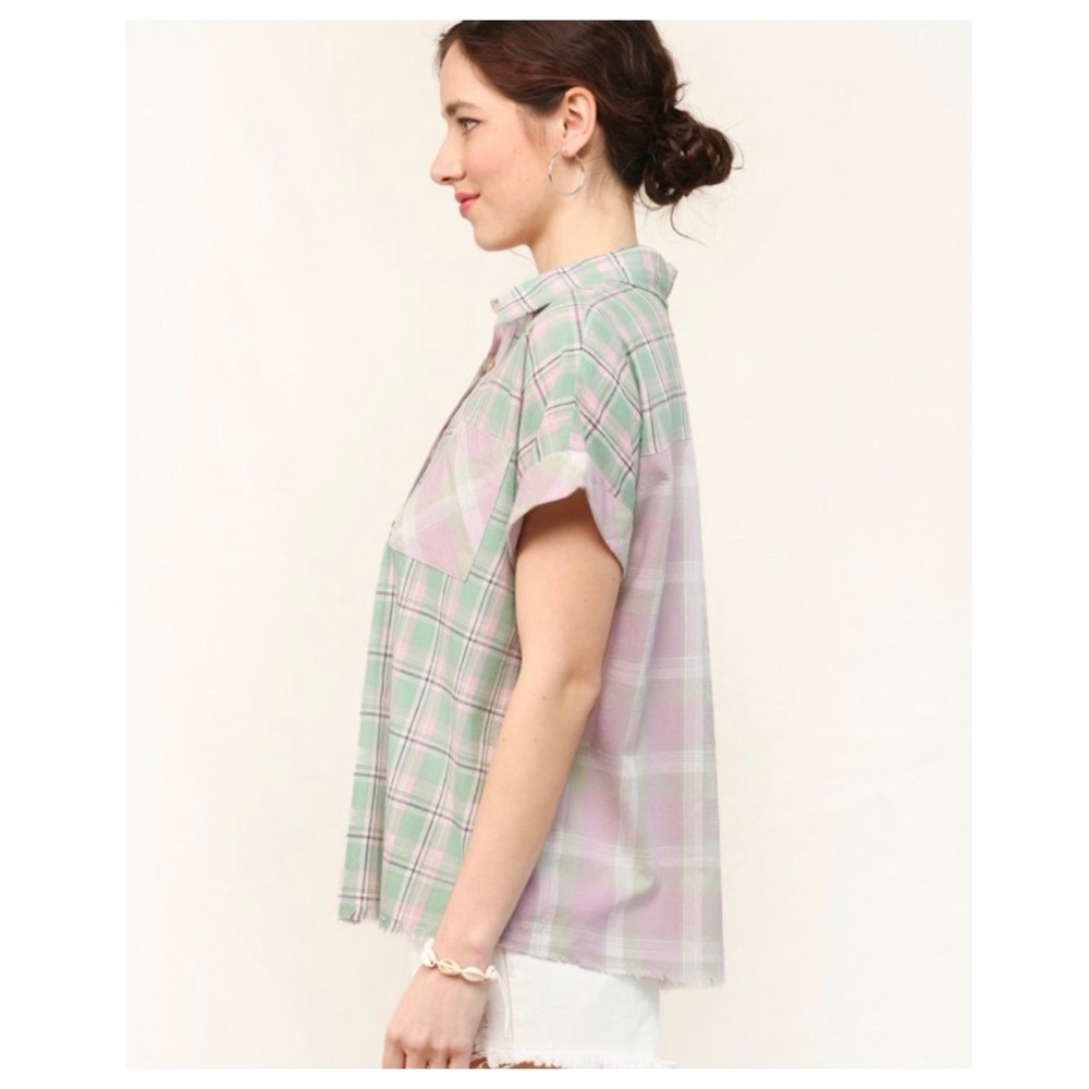$15 start 138 ❤️Plaid Button Down and Fringe Hem Shirt with Front Pocket - Picture 3 of 4